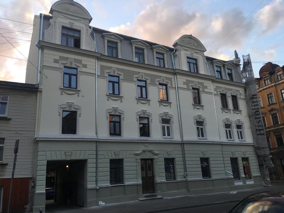 Sunrise apartment in the quiet centre Riga Extérieur photo