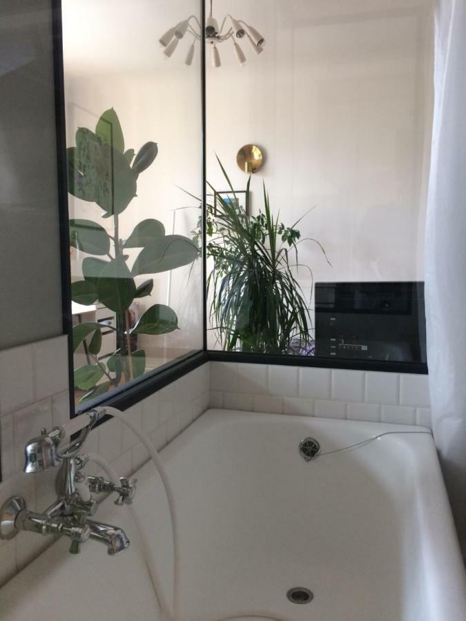 Sunrise apartment in the quiet centre Riga Extérieur photo