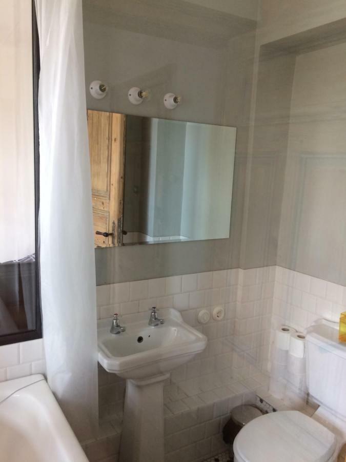 Sunrise apartment in the quiet centre Riga Extérieur photo