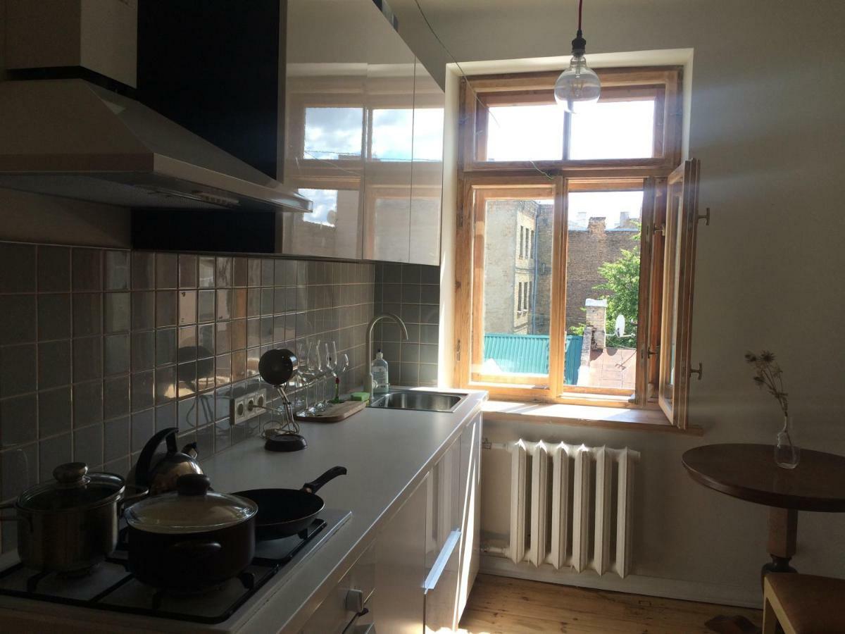 Sunrise apartment in the quiet centre Riga Extérieur photo